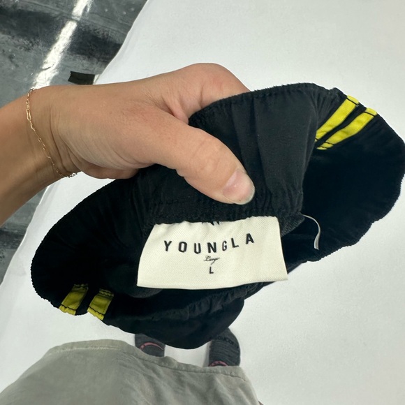 Youngla pants - Picture 2 of 2